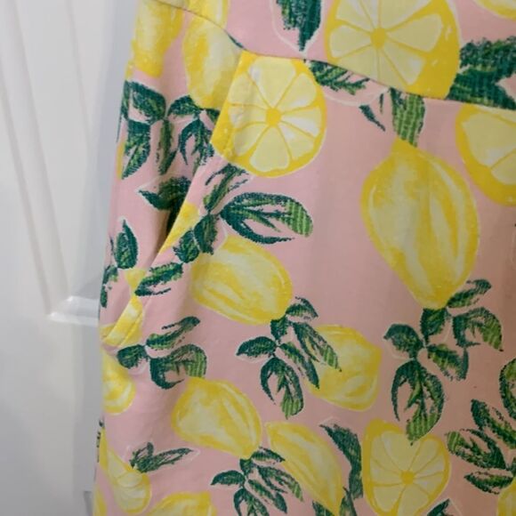 C&C California Size XL large V-neck pocketed dress with lemon design - Picture 5 of 7